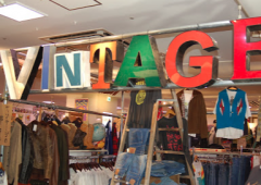 SPINNS VINTAGE 横浜ワールドポーターズ店